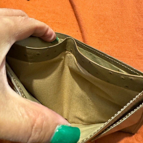 Givenchy compact wallet - Picture 2 of 9